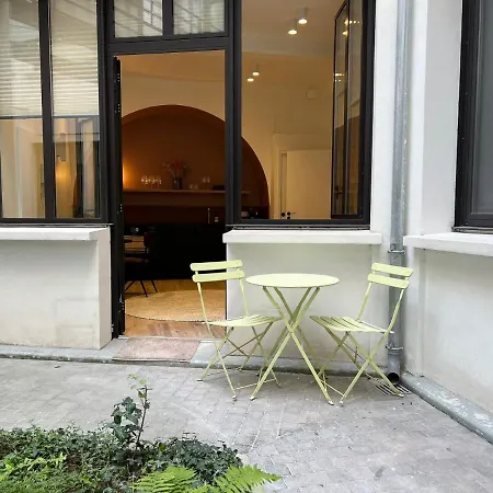 Cosy 1br With Outside Space Near Canal Saint Martin Apartment Paris