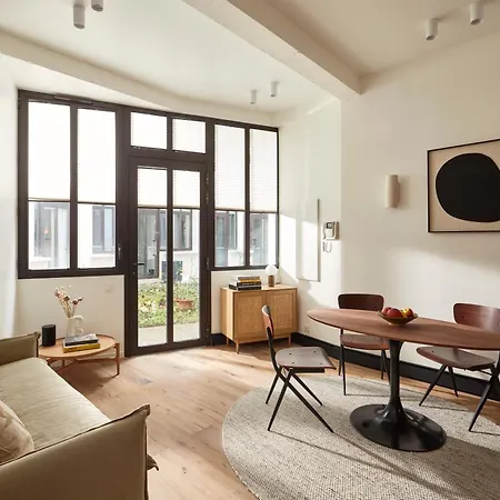 Cosy 1br With Outside Space Near Canal Saint Martin Paris